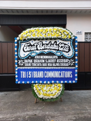 Papan Bunga Duka di Berbas Pantai